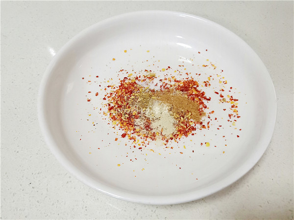 土豆蛋兒的做法-家常味蒸菜譜-易網健康養生網 土豆蛋兒的做法-家常味蒸菜譜