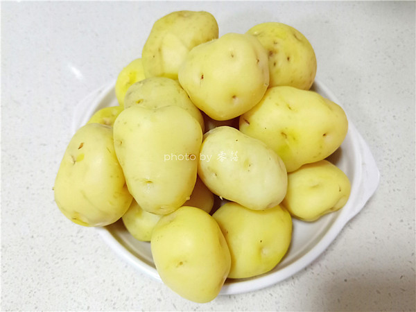 土豆蛋兒的做法-家常味蒸菜譜-易網健康養生網 土豆蛋兒的做法-家常味蒸菜譜