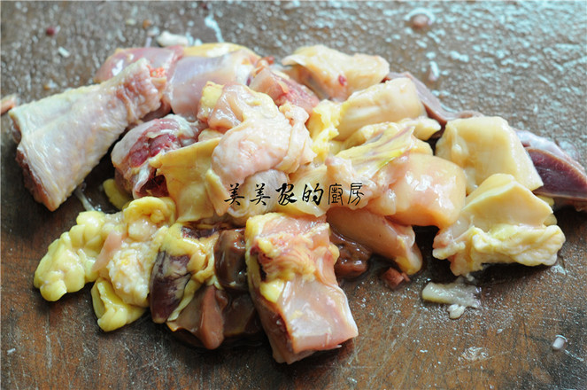黃燜雞米飯的做法-家常味燒菜譜-易網<a href=http://www.aoa7937.com/ target=_blank class=infotextkey>健康養生</a>網 黃燜雞米飯的做法-家常味燒菜譜