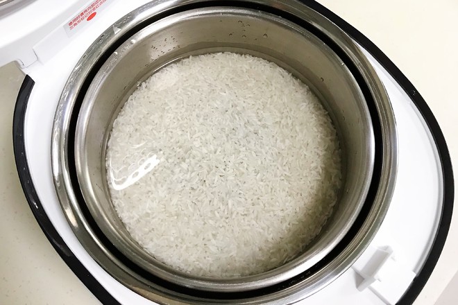 臘腸土豆脫糖飯的做法-咸鮮味蒸菜譜-易網健康養生網 臘腸土豆脫糖飯的做法-咸鮮味蒸菜譜
