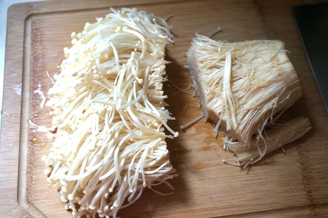 涼拌金針菇的做法-家常味拌菜譜-易網(wǎng)<a href=http://www.aoa7937.com/ target=_blank class=infotextkey>健康養(yǎng)生</a>網(wǎng) 涼拌金針菇的做法-家常味拌菜譜