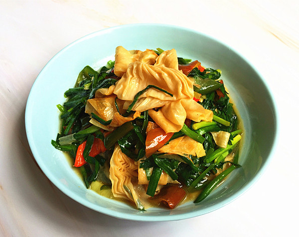 韭菜炒油豆皮的做法-家常味炒菜譜-易網健康養生網 韭菜炒油豆皮的做法-家常味炒菜譜