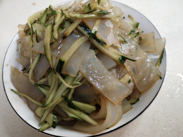 青瓜涼粉皮的做法-咸鮮味拌菜譜-易網健康養生網 青瓜涼粉皮的做法-咸鮮味拌菜譜