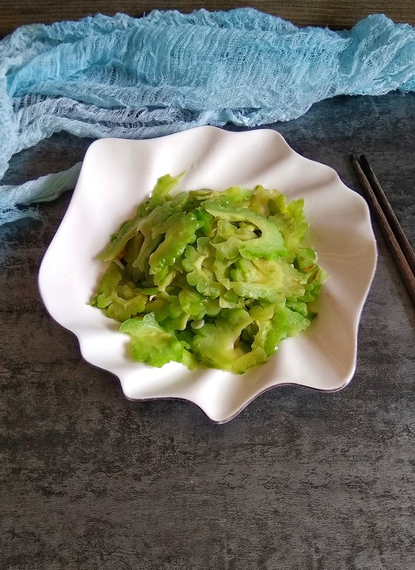 清炒苦瓜的做法-家常味炒菜譜-易網(wǎng)健康養(yǎng)生網(wǎng) 清炒苦瓜的做法-家常味炒菜譜