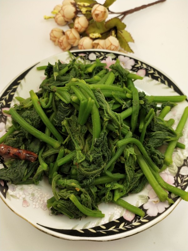 爆炒南瓜尖的做法-咸鮮味炒菜譜-易網健康養生網 爆炒南瓜尖的做法-咸鮮味炒菜譜