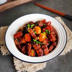 五花肉燉鵪鶉蛋的做法-咸鮮味燉菜譜