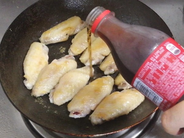 可樂鹽雞翅的做法-家常味煎菜譜