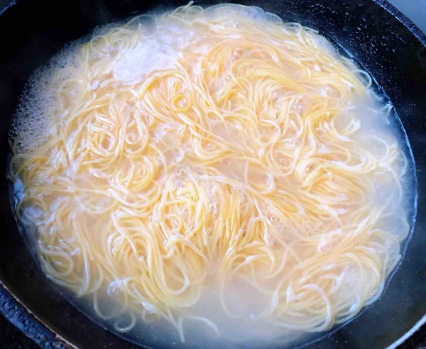 雞絲青瓜涼面的做法-家常味煮菜譜-易網健康養生網 雞絲青瓜涼面的做法-家常味煮菜譜