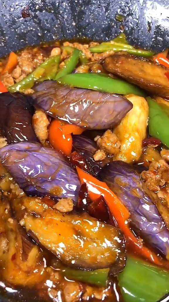 紅燒茄子的做法-咸鮮味炒菜譜-易網健康養生網 紅燒茄子的做法-咸鮮味炒菜譜