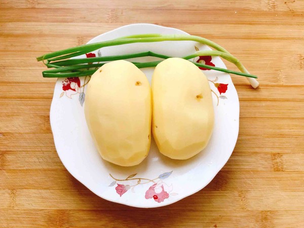 家庭版醬油土豆絲,好吃又營養的家常菜,做法簡單附詳細教程的做法-咸鮮味炒菜譜-易網<a href=http://www.aoa7937.com/ target=_blank class=infotextkey>健康養生</a>網 家庭版醬油土豆絲,好吃又營養的家常菜,做法簡單附詳細教程的做法-咸鮮味炒菜譜