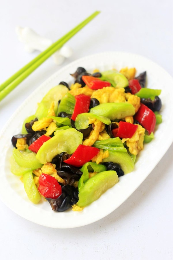 絲瓜木耳炒雞蛋的做法-咸鮮味炒菜譜-易網健康養生網 絲瓜木耳炒雞蛋的做法-咸鮮味炒菜譜