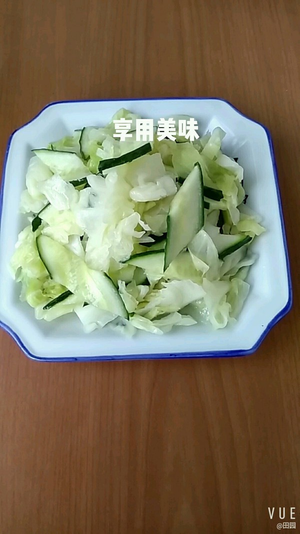 黃瓜炒圓白菜的做法-家常味炒菜譜-易網(wǎng)健康養(yǎng)生網(wǎng) 黃瓜炒圓白菜的做法-家常味炒菜譜