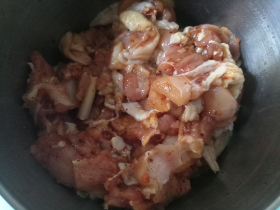 干鍋辣子雞的做法-香辣味炒菜譜-易網<a href=http://www.aoa7937.com/ target=_blank class=infotextkey>健康養生</a>網 干鍋辣子雞的做法-香辣味炒菜譜