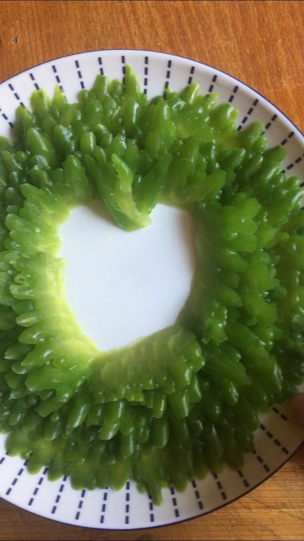 剁椒肉末抱苦瓜的做法-香辣味炒菜譜