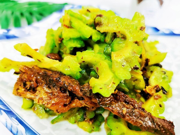 豆豉鯪魚拌苦瓜的做法-其它口味拌菜譜-易網健康養生網 豆豉鯪魚拌苦瓜的做法-其它口味拌菜譜