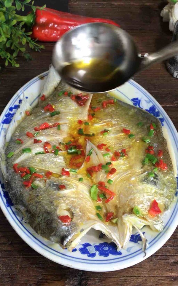 清蒸黃魚的做法-咸鮮味蒸菜譜