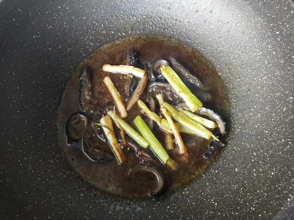 蔥燒海參的做法-咸鮮味燒菜譜-易網健康養生網 蔥燒海參的做法-咸鮮味燒菜譜
