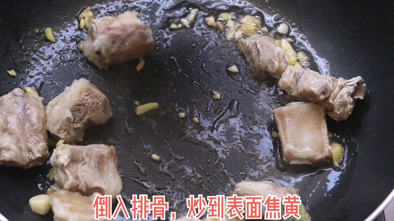 電飯煲排骨土豆飯的做法-咸鮮味煮菜譜-易網健康養生網 電飯煲排骨土豆飯的做法-咸鮮味煮菜譜