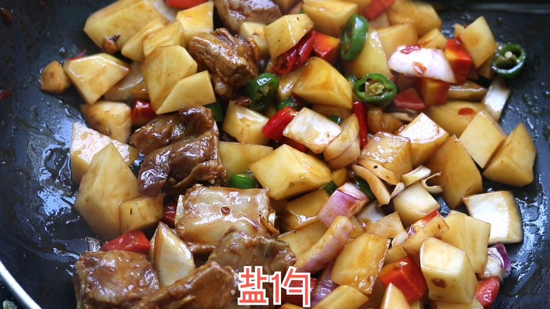 電飯煲排骨土豆飯的做法-咸鮮味煮菜譜-易網健康養生網 電飯煲排骨土豆飯的做法-咸鮮味煮菜譜