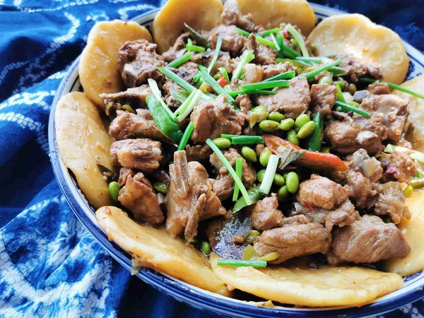 鍋邊饃饃—排骨燒毛豆的做法-家常味燒菜譜-易網健康養生網 鍋邊饃饃—排骨燒毛豆的做法-家常味燒菜譜