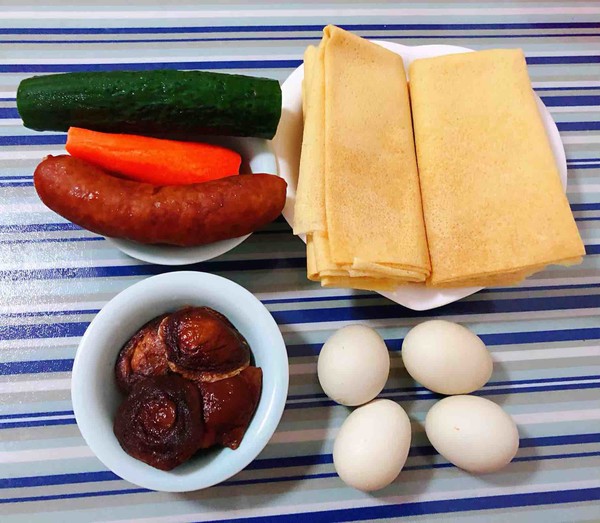 雞蛋時蔬煎餅卷的做法-咸鮮味炒菜譜-易網<a href=http://www.aoa7937.com/ target=_blank class=infotextkey>健康養生</a>網 雞蛋時蔬煎餅卷的做法-咸鮮味炒菜譜