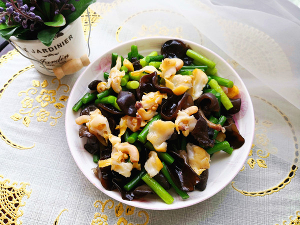 蒜苔炒假鮑魚(yú)的做法-咸鮮味炒菜譜-易網(wǎng)健康養(yǎng)生網(wǎng) 蒜苔炒假鮑魚(yú)的做法-咸鮮味炒菜譜