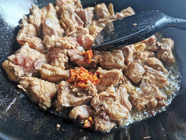 鍋邊饃饃—排骨燒毛豆的做法-家常味燒菜譜-易網健康養生網 鍋邊饃饃—排骨燒毛豆的做法-家常味燒菜譜