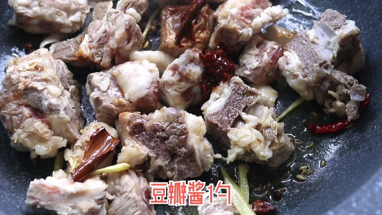 土豆燒排骨的做法-香辣味燒菜譜-易網健康養生網 土豆燒排骨的做法-香辣味燒菜譜