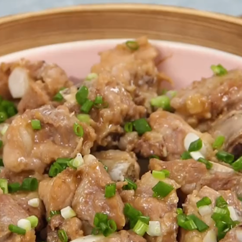 香芋蒸排骨的做法-蔥香味炒菜譜-易網(wǎng)健康養(yǎng)生網(wǎng) 香芋蒸排骨的做法-蔥香味炒菜譜
