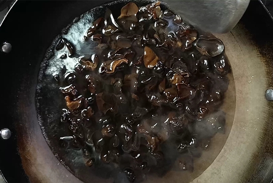 涼拌黑木耳的做法-酸辣味拌菜譜