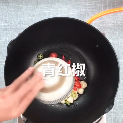 蔥爆羊腿子的做法-家常味炒菜譜