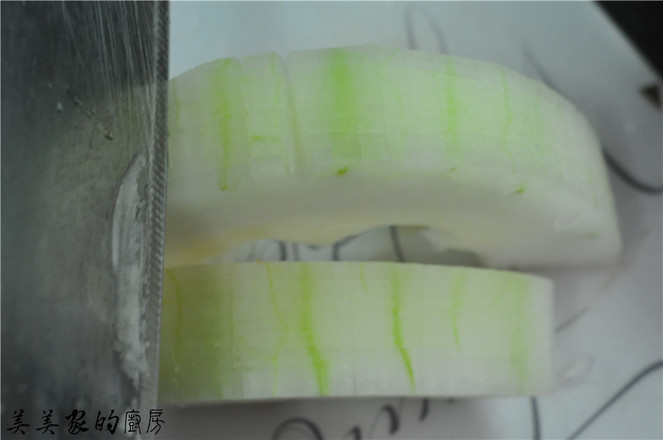 紅燒冬瓜的做法-香辣味燒菜譜-易網<a href=http://www.aoa7937.com/ target=_blank class=infotextkey>健康養生</a>網 紅燒冬瓜的做法-香辣味燒菜譜
