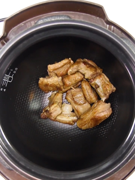 電飯鍋蜜汁排骨的做法-家常味炒菜譜
