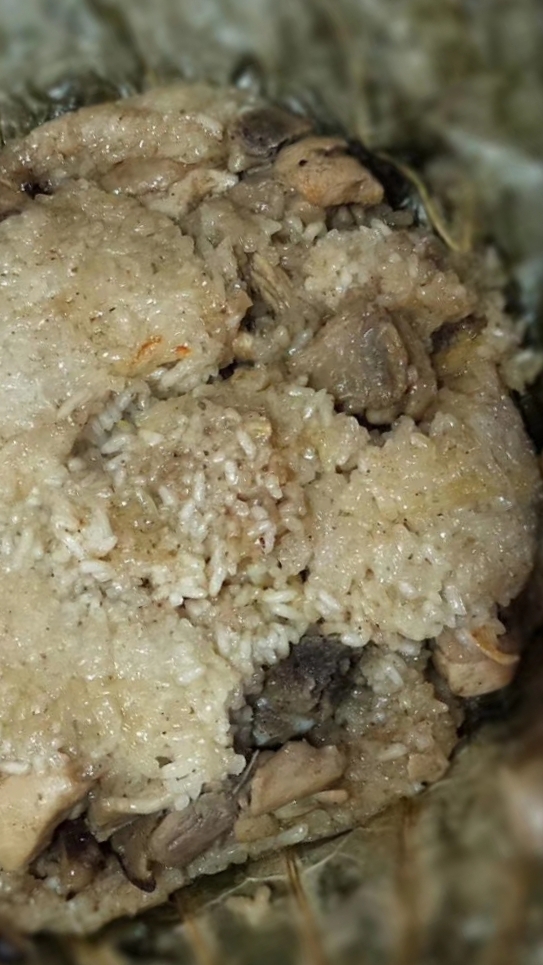 《荷葉糯米雞》的做法-咸鮮味蒸菜譜