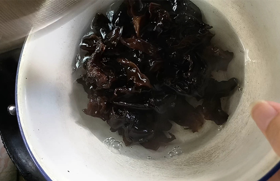 酸辣拌木耳的做法-酸辣味拌菜譜