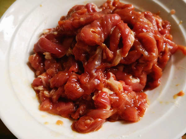 孜然肉片的做法-其它口味炒菜譜-易網(wǎng)<a href=http://www.aoa7937.com/ target=_blank class=infotextkey>健康養(yǎng)生</a>網(wǎng) 孜然肉片的做法-其它口味炒菜譜