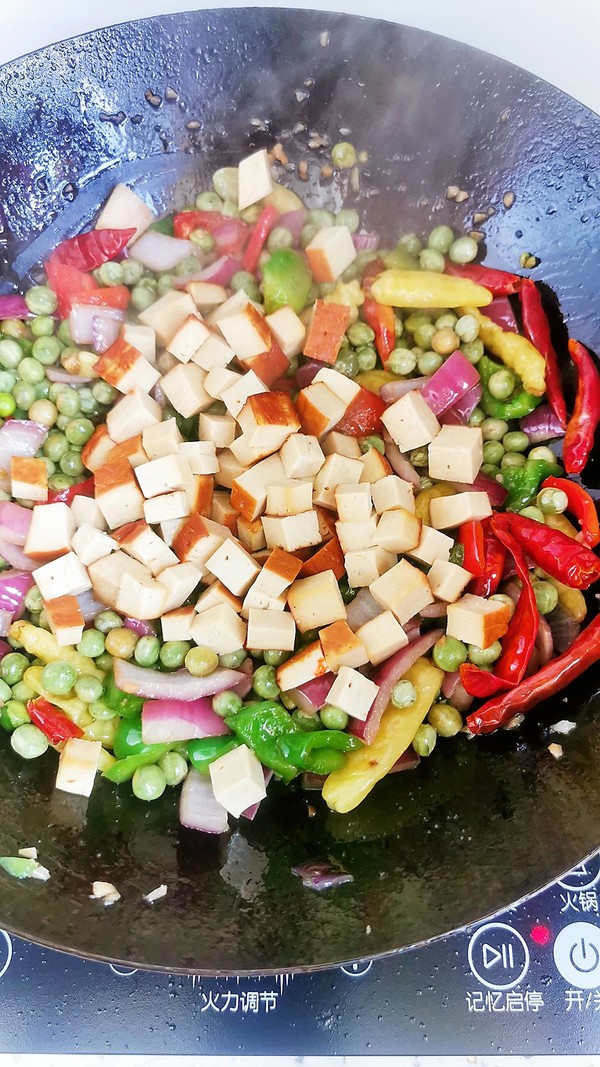 辣炒鮮豌豆的做法-香辣味炒菜譜-易網(wǎng)健康養(yǎng)生網(wǎng) 辣炒鮮豌豆的做法-香辣味炒菜譜