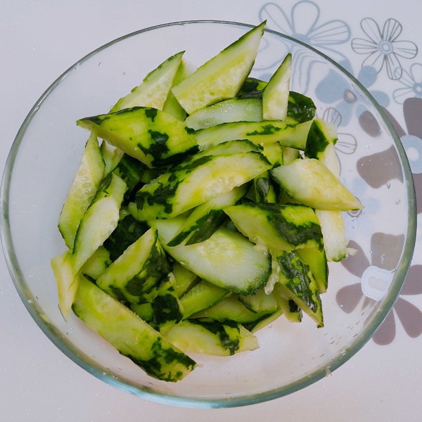 涼拌青瓜的做法-家常味拌菜譜-易網健康養生網 涼拌青瓜的做法-家常味拌菜譜