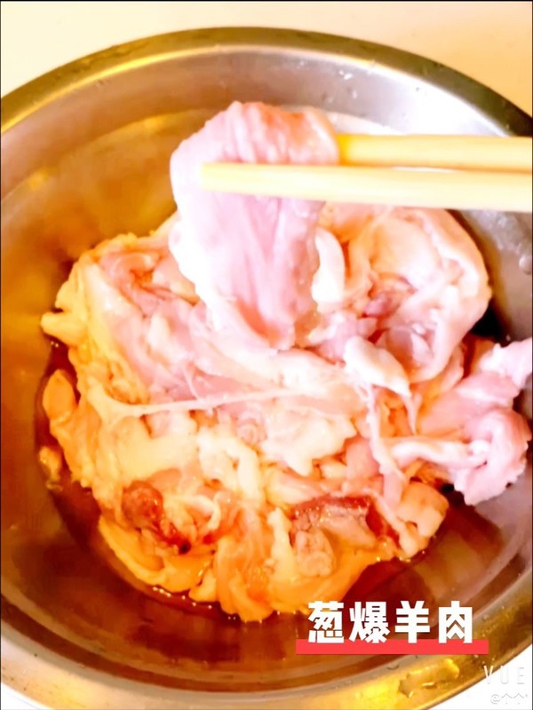 蔥爆羊肉的做法-咸鮮味炒菜譜-易網<a href=http://www.aoa7937.com/ target=_blank class=infotextkey>健康養生</a>網 蔥爆羊肉的做法-咸鮮味炒菜譜