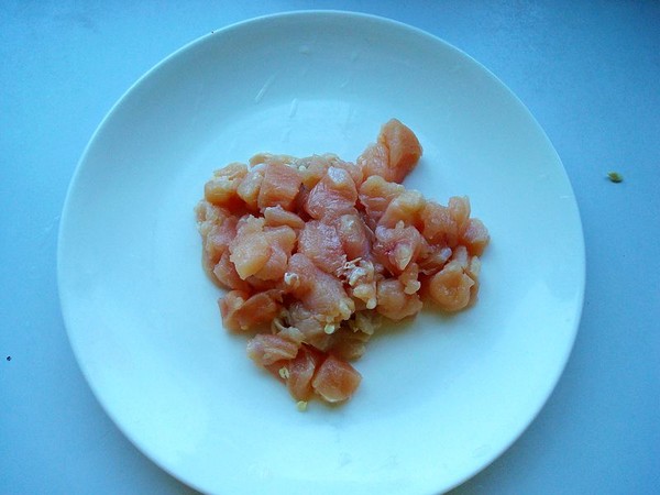 毛豆香干炒肉丁的做法-咸鮮味炒菜譜-易網健康養生網 毛豆香干炒肉丁的做法-咸鮮味炒菜譜