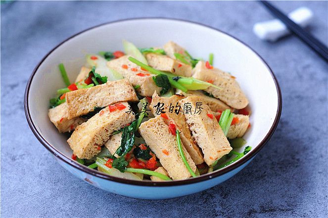 白菜苔炒凍豆腐的做法-家常味炒菜譜-易網(wǎng)健康養(yǎng)生網(wǎng) 白菜苔炒凍豆腐的做法-家常味炒菜譜