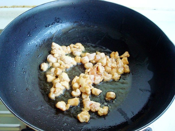 毛豆香干炒肉丁的做法-咸鮮味炒菜譜-易網健康養生網 毛豆香干炒肉丁的做法-咸鮮味炒菜譜