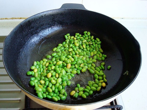 毛豆香干炒肉丁的做法-咸鮮味炒菜譜-易網健康養生網 毛豆香干炒肉丁的做法-咸鮮味炒菜譜