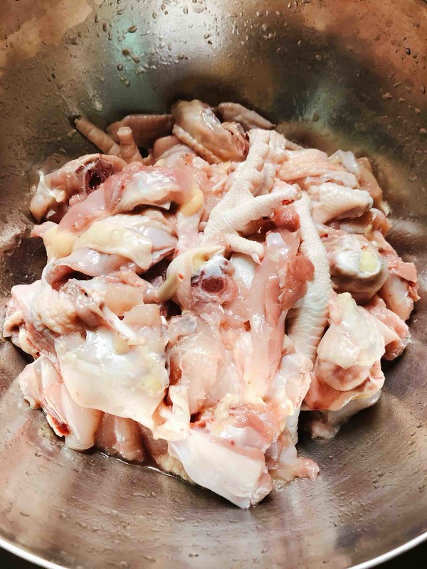 青龍鮑魚燜雞的做法-咸鮮味燜菜譜-易網(wǎng)健康養(yǎng)生網(wǎng) 青龍鮑魚燜雞的做法-咸鮮味燜菜譜