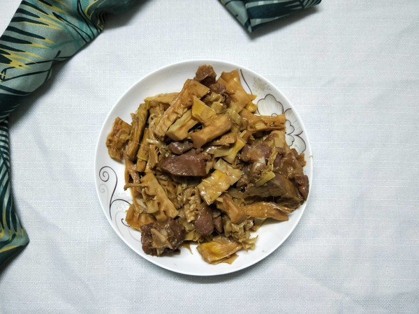 咸肉燉筍的做法-咸鮮味燉菜譜-易網健康養生網 咸肉燉筍的做法-咸鮮味燉菜譜