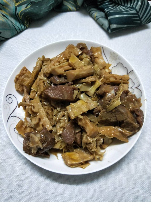 咸肉燉筍的做法-咸鮮味燉菜譜-易網健康養生網 咸肉燉筍的做法-咸鮮味燉菜譜