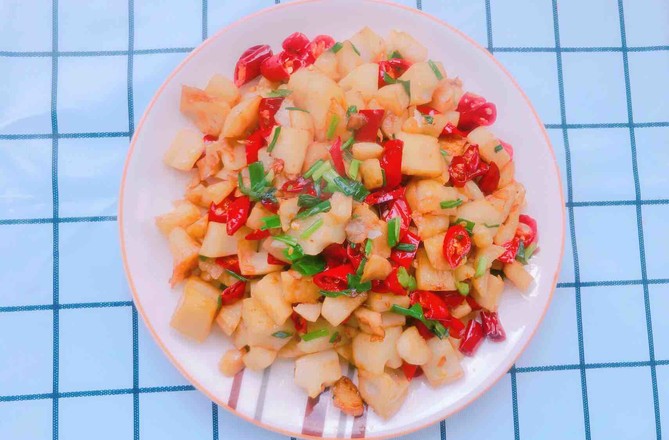 小炒藕丁的做法-香辣味炒菜譜-易網健康養生網 小炒藕丁的做法-香辣味炒菜譜