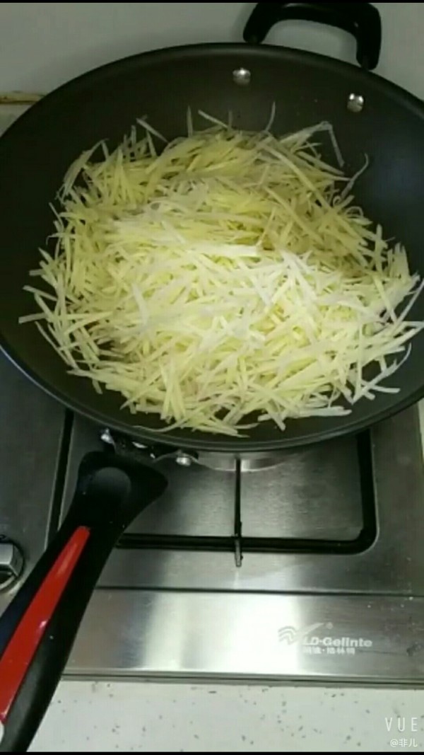 清炒土豆絲的做法-家常味炒菜譜