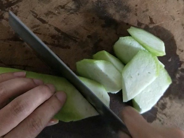 青炒絲瓜的做法-咸鮮味炒菜譜