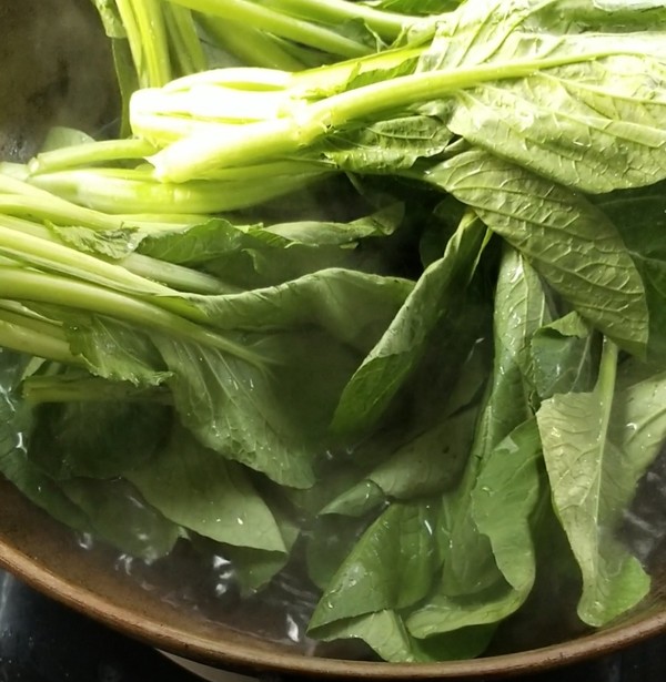 白灼菜心的做法-家常味煮菜譜
